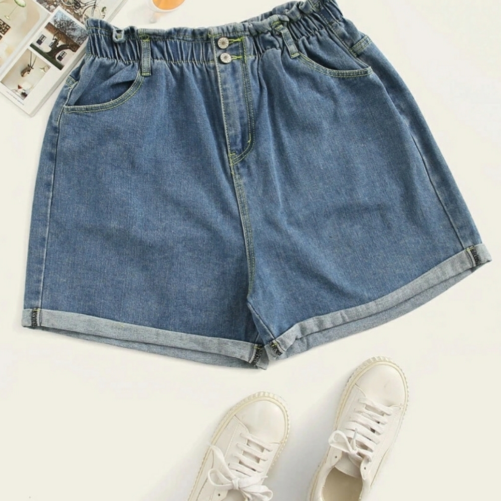 Plus size high wasted denim shorts (chipbag)